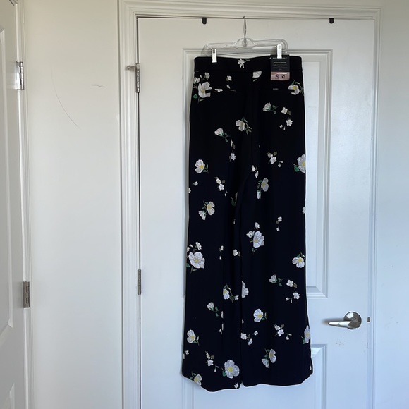 Banana Repulic, Black Floral, Wide Leg Pants, Size 12 Long - Picture 11 of 11